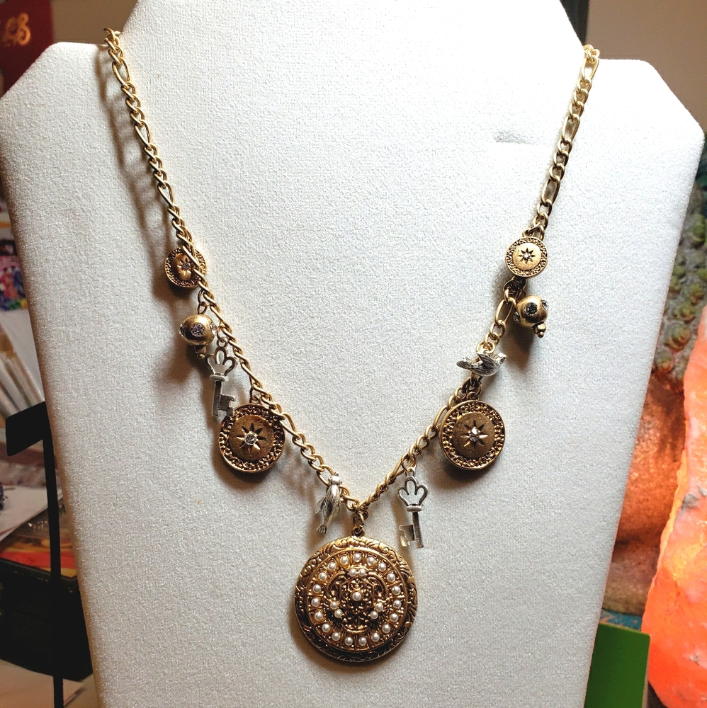 Gold Toned Necklace